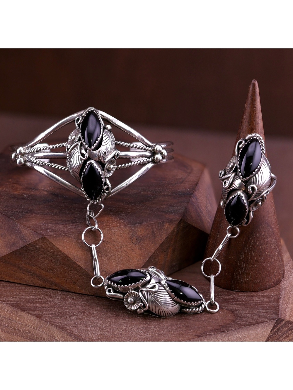 Vintage Navajo Sterling Silver Black Onyx Hand Chain "Slave" Ring Bracelet